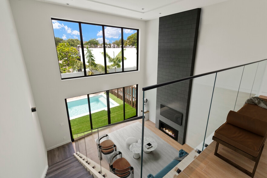 420 NE 62nd St, Miami, FL for sale - Building Photo - Image 1 of 25