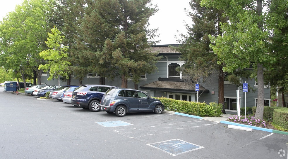 1330 Arnold Dr, Martinez, CA for lease - Building Photo - Image 2 of 4