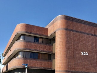 Plus de détails pour 223 N Garfield Ave, Monterey Park, CA - Bureau à vendre