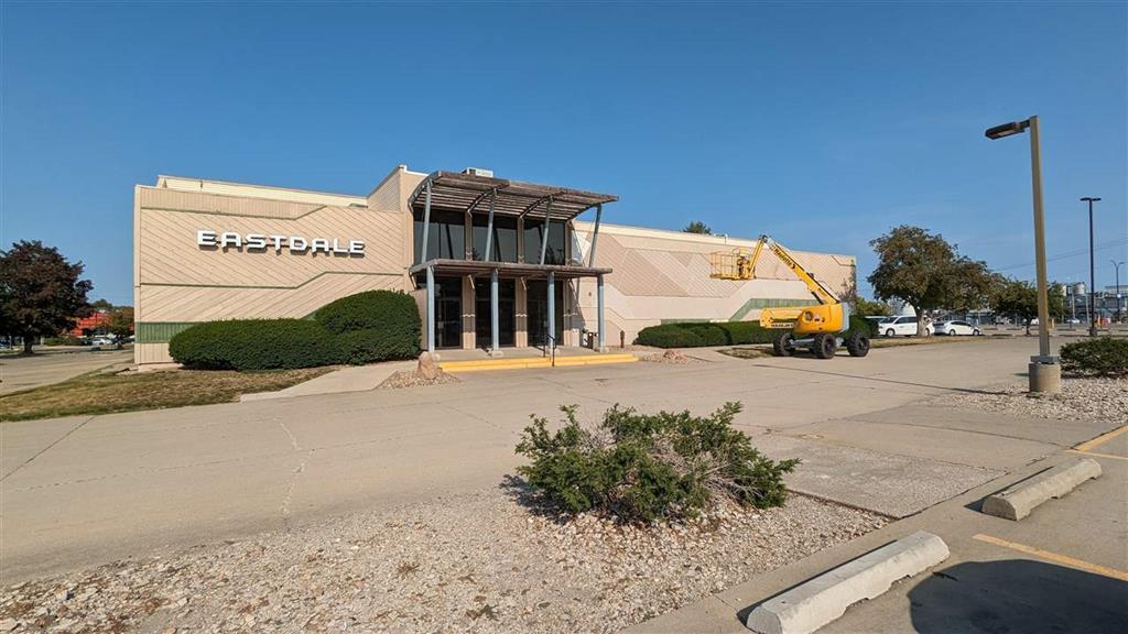 1700 S 1st Ave, Iowa City, IA à vendre Photo principale- Image 1 de 8