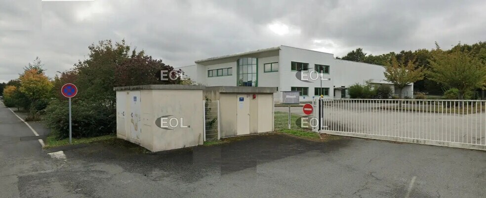 Industrial in La Crèche for lease - Building Photo - Image 2 of 6