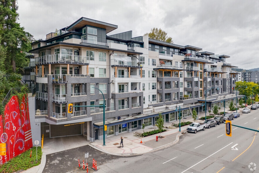 3227-3239 Saint Johns St, Port Moody, BC for sale - Building Photo - Image 2 of 4