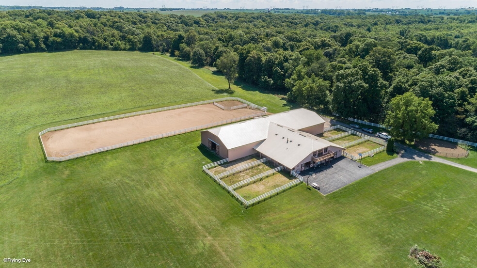 8970 Millbrook Rd, Newark, IL à vendre - Photo du b timent - Image 2 de 32