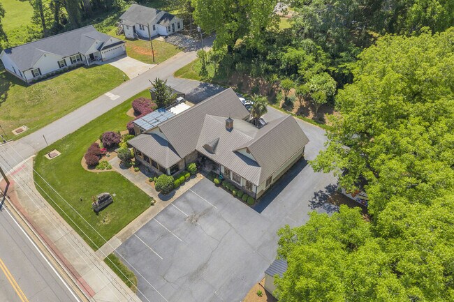 More details for 498 Level Grove Rd, Cornelia, GA - Office for Sale