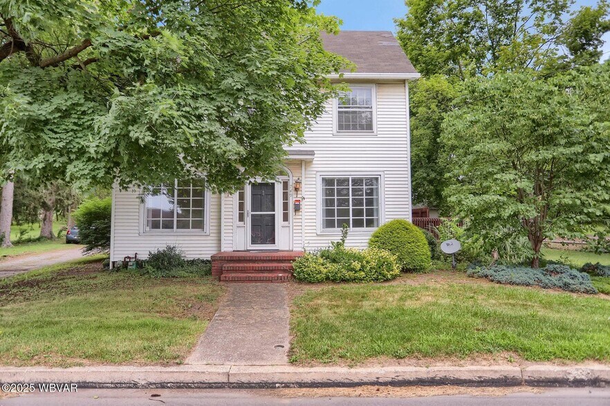 749 Mahoning St, Milton, PA for sale - Primary Photo - Image 1 of 15