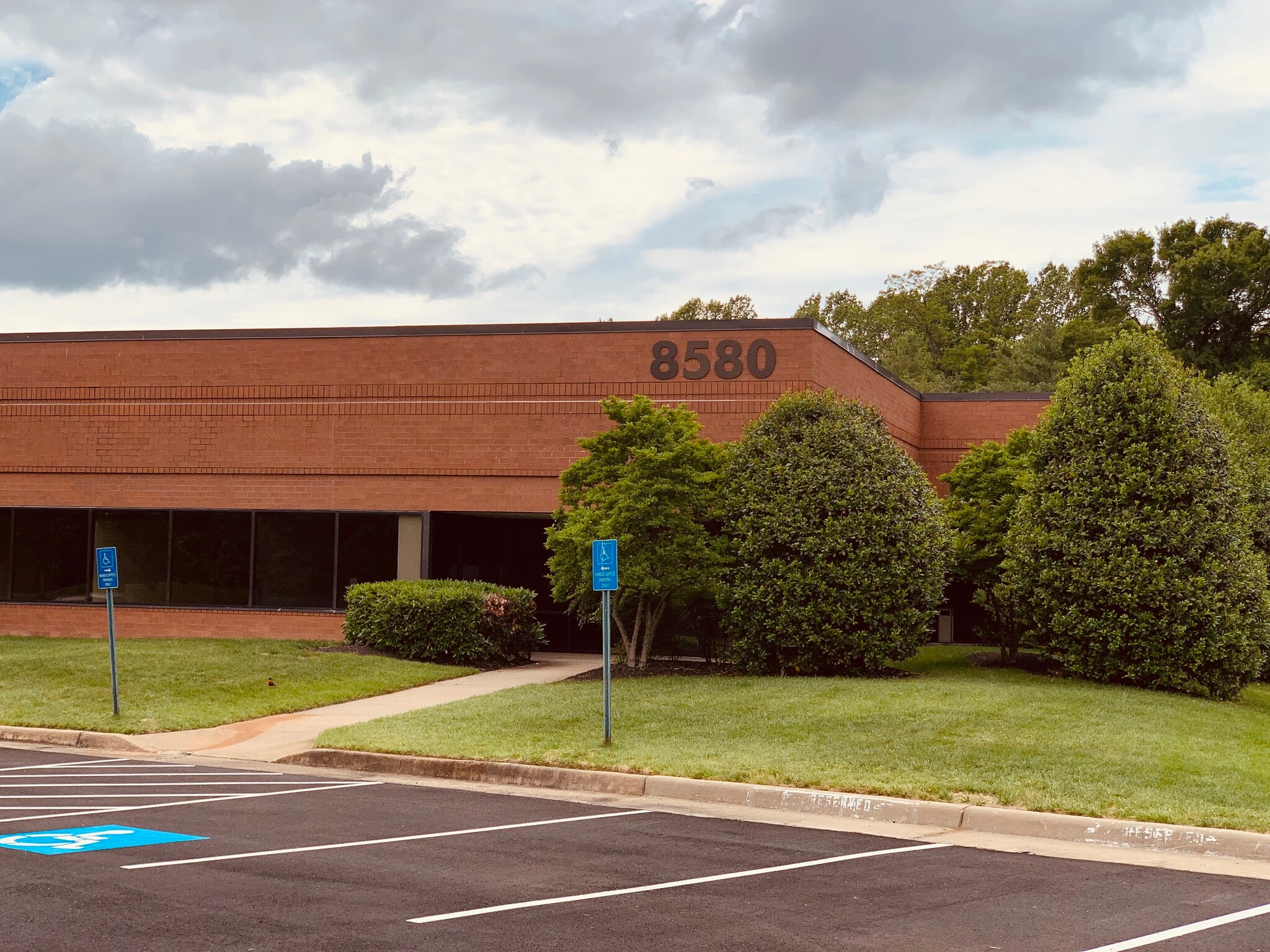 8580 Cinder Bed Rd, Lorton, VA à louer Photo du bâtiment- Image 1 de 6