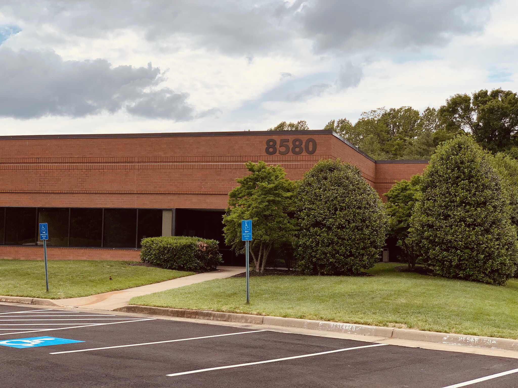 8580 Cinder Bed Rd, Lorton, VA à louer Photo du bâtiment- Image 1 de 6