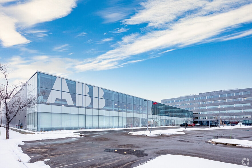 800 Boul Hymus, Montréal, QC for lease - Building Photo - Image 3 of 8