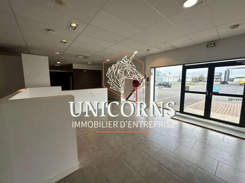 Retail in Portet-sur-Garonne for lease - Interior Photo - Image 3 of 5