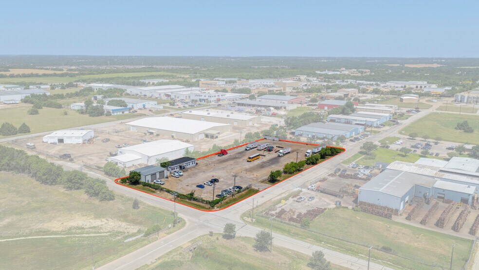 950 Trinity Dr, Mansfield, TX à louer - Photo du bâtiment - Image 1 de 35