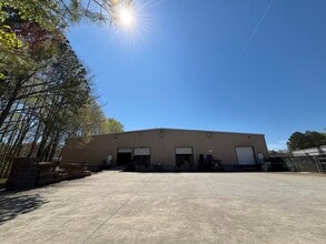 1205 Alpha Dr, Alpharetta, GA for lease Building Photo- Image 2 of 8