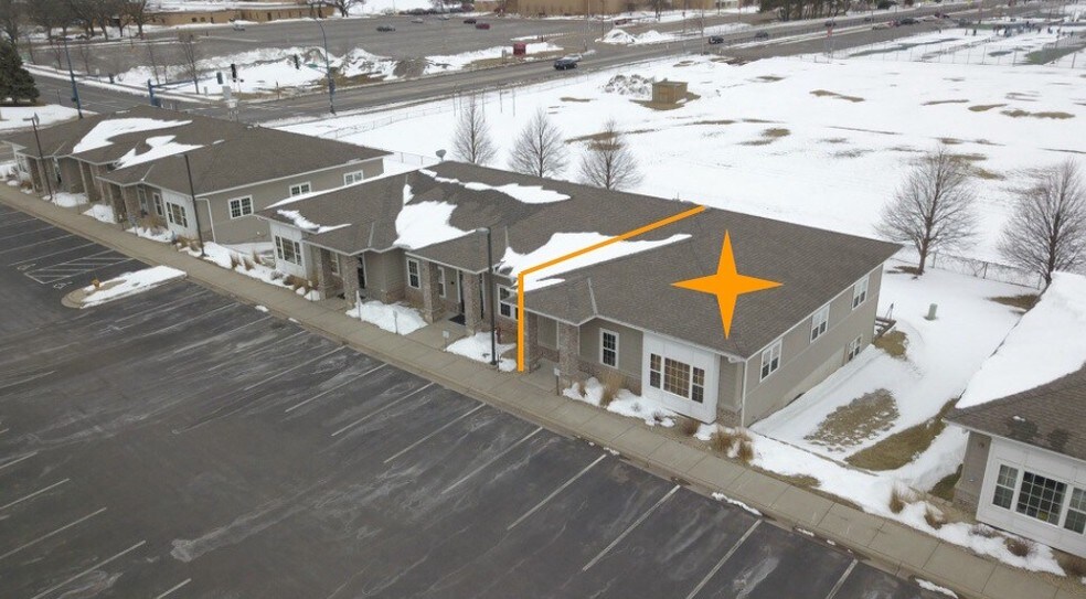 2167 Northdale Blvd NW, Coon Rapids, MN à vendre - Photo du bâtiment - Image 3 de 17