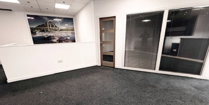 Peel Park Pl, Glasgow for lease Interior Photo- Image 2 of 4