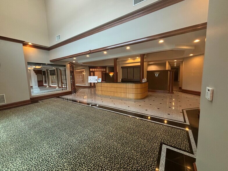 1700 Lyons Rd, Washington Township, OH à louer - Photo intérieure - Image 3 de 8