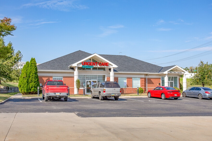 1100 N 4th St, Leavenworth, KS for sale - Building Photo - Image 2 of 36