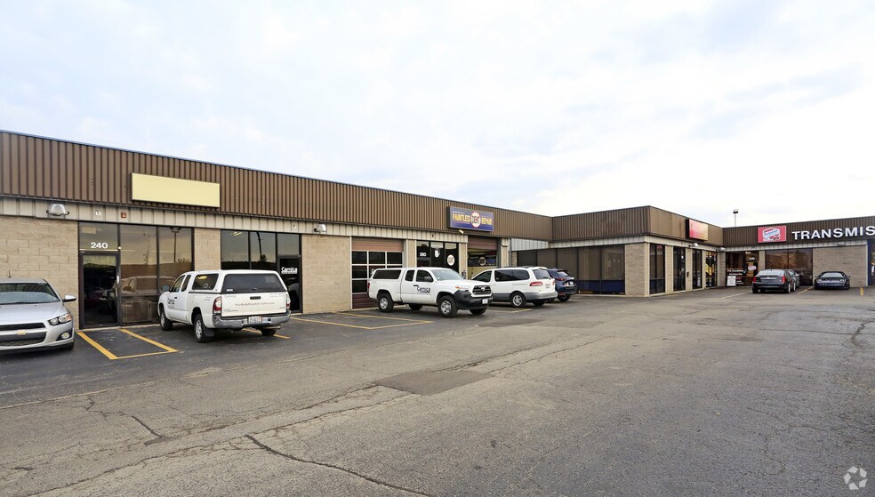 1580 W Ogden Ave, Naperville, IL à louer - Photo du bâtiment - Image 3 de 5