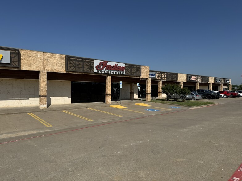 3801 N Interstate 35, Denton, TX for lease - Building Photo - Image 2 of 17