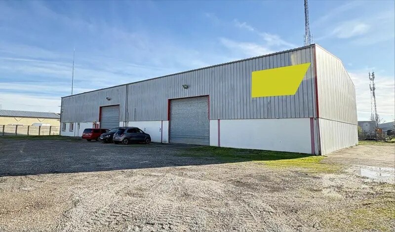 Industrial in Blanquefort for lease Building Photo- Image 1 of 10