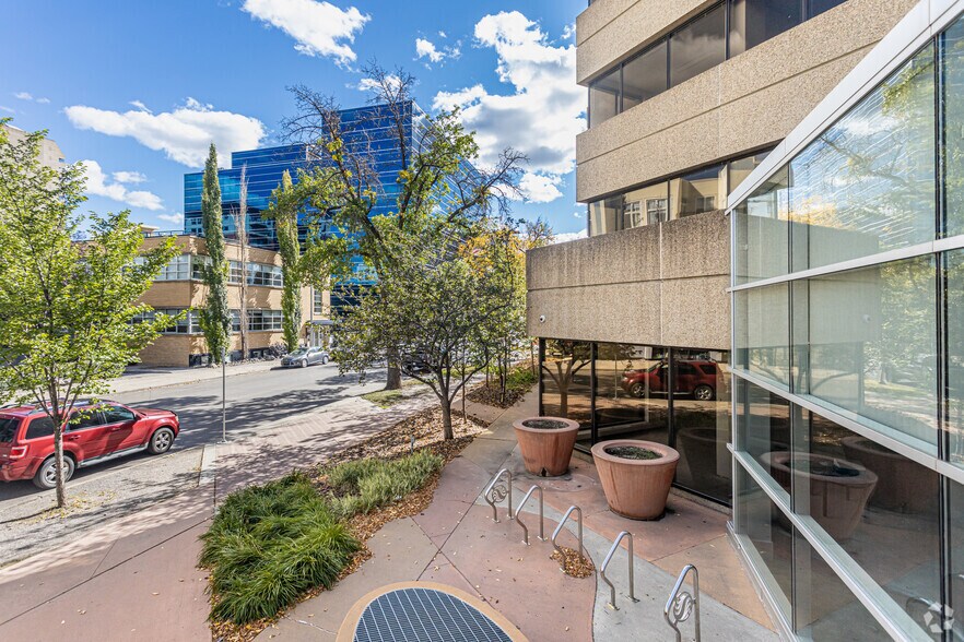10160 112th St NW, Edmonton, AB à louer - Photo du bâtiment - Image 3 de 6