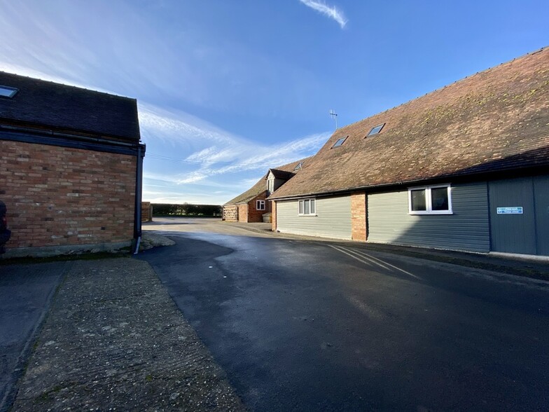 Atherstone Barns, Atherstone On Stour, Stratford Upon Avon for lease - Building Photo - Image 2 of 2