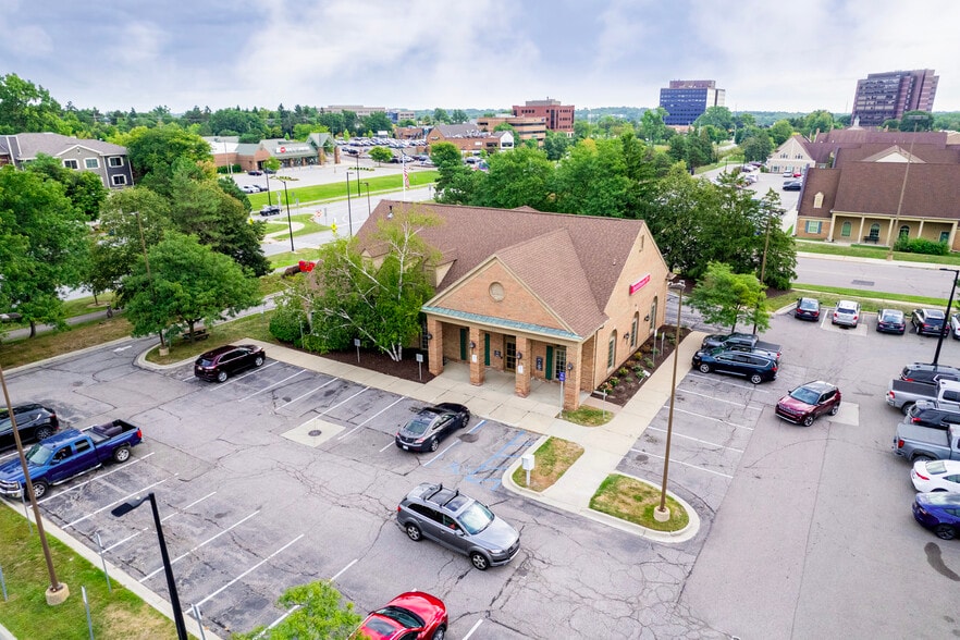 395 Briarwood Cir, Ann Arbor, MI for sale - Building Photo - Image 2 of 4