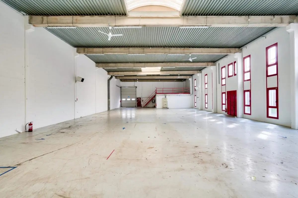 4 Avenue Du Gros Chene, Éragny for lease Interior Photo- Image 1 of 7