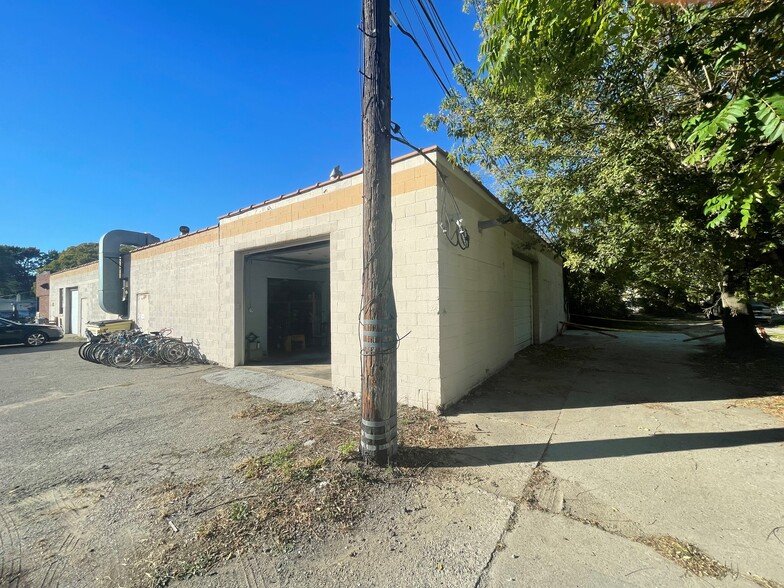 123 Avery St, Clinton Township, MI for lease - Building Photo - Image 2 of 8