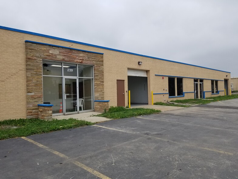 239 W Interstate Rd, Addison, IL for sale - Building Photo - Image 1 of 1