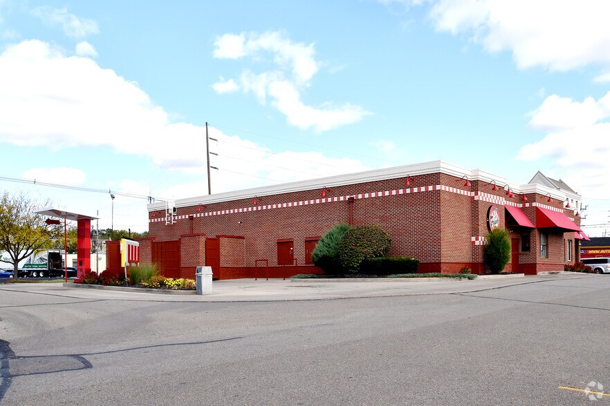 2949 Dixie Hwy, Hamilton, OH à louer - Photo du bâtiment - Image 3 de 22