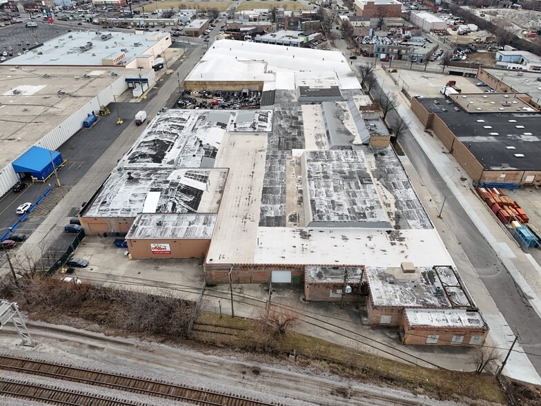 1750 N Kilbourn Ave, Chicago, IL for lease - Building Photo - Image 3 of 4