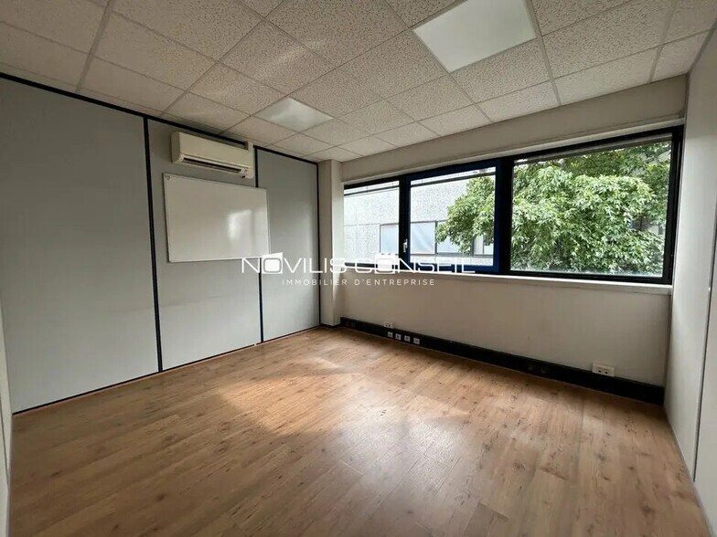 Office in Labège for lease - Interior Photo - Image 2 of 6