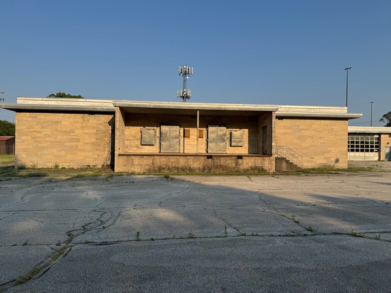 2941 Moose Trl, Elkhart, IN for sale - Building Photo - Image 3 of 16