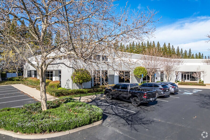 3830 Atherton Rd, Rocklin, CA à louer - Photo du bâtiment - Image 2 de 7