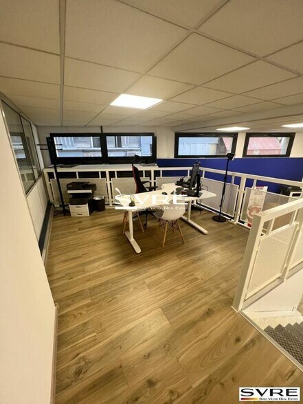 Retail in Marseille for lease - Interior Photo - Image 3 of 4