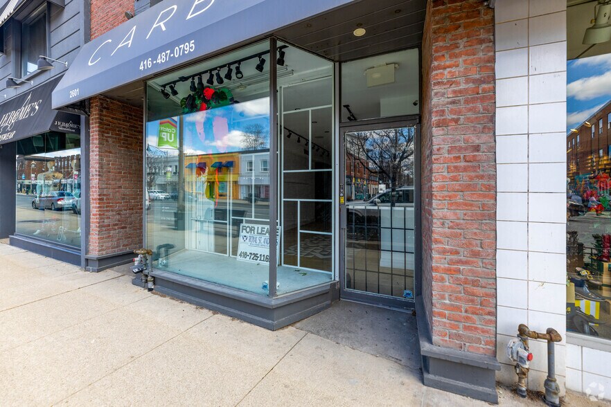 2599-2601 Yonge St, Toronto, ON à louer - Photo du bâtiment - Image 2 de 2