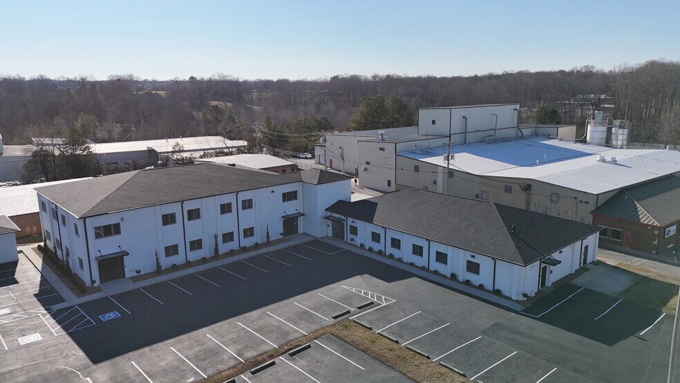 1221 S Willow Ave, Cookeville, TN à vendre - Photo du bâtiment - Image 2 de 17