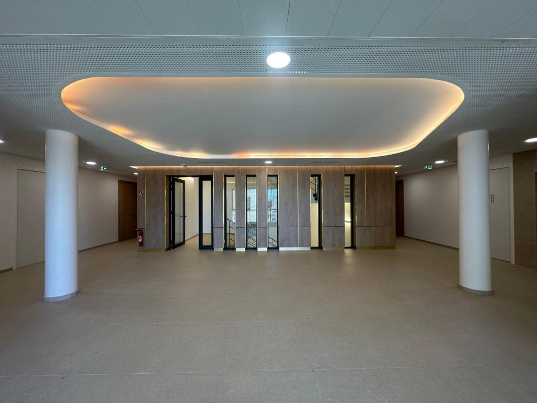 Office in Genas for lease Building Photo- Image 1 of 9
