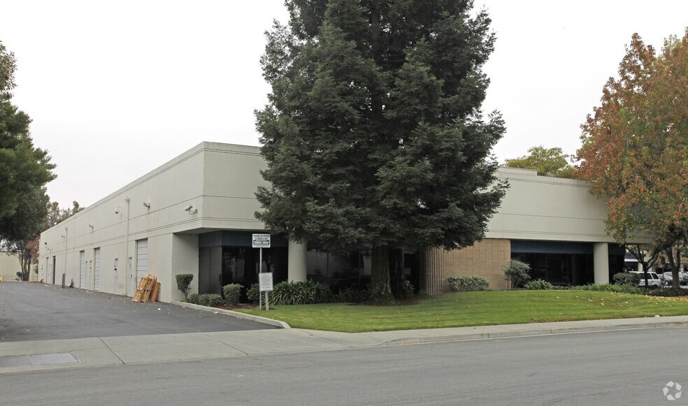 40455-40491 Encyclopedia Cir, Fremont, CA à louer - Photo du bâtiment - Image 1 de 11