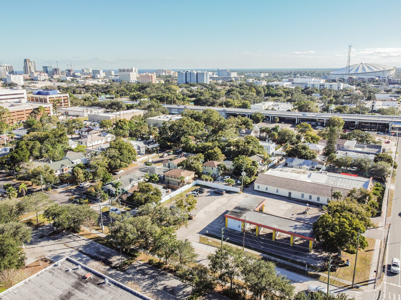 661 16th St N, Saint Petersburg, FL for sale - Primary Photo - Image 1 of 46