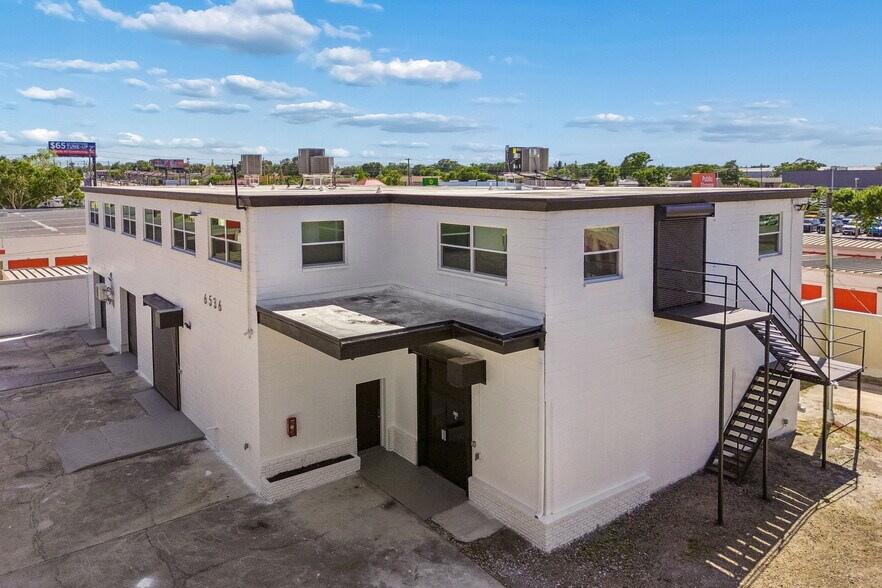 6536 Lincoln Way N, Saint Petersburg, FL à louer - Photo du bâtiment - Image 2 de 52