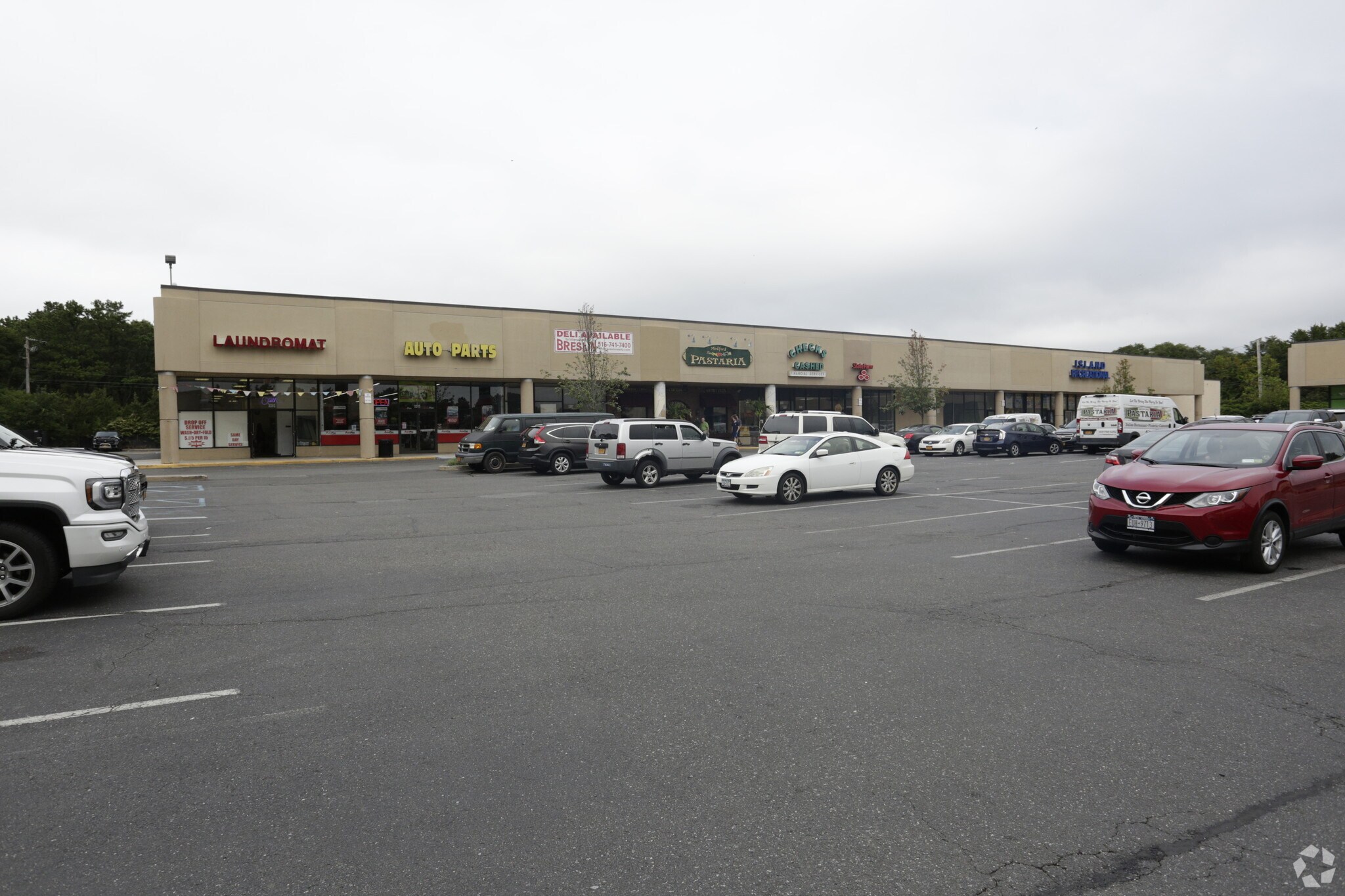 3197-3265 Horse Block Rd, Medford, NY for lease Building Photo- Image 1 of 24