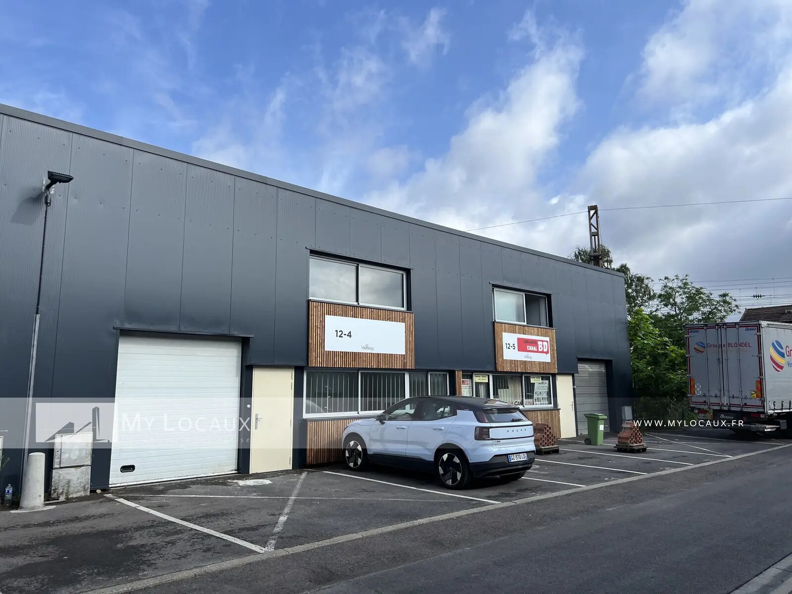 Flex in Eaubonne for lease Building Photo- Image 1 of 6