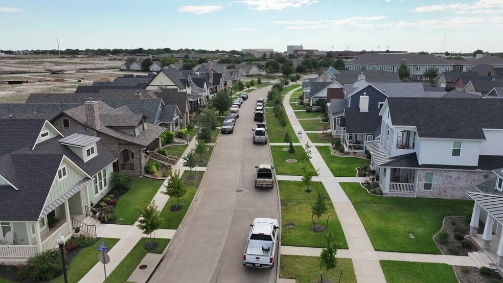 MidTowne Midlothian portefeuille de 4 propriétés à vendre sur LoopNet.ca - Vidéo sur l’inscription commerciale - Image 2 de 16