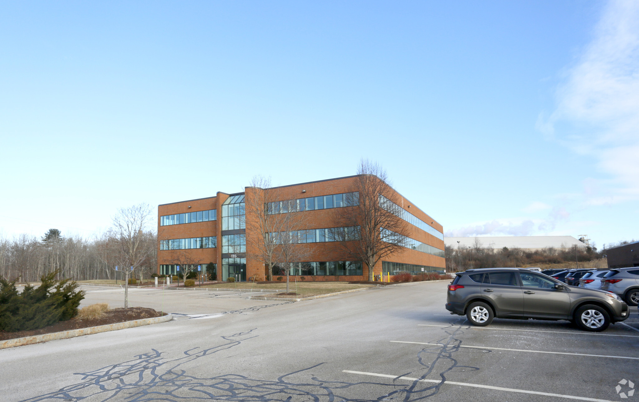 135 Commerce Way, Portsmouth, NH for lease Primary Photo- Image 1 of 7