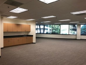 5901 Peachtree Dunwoody Rd NE, Atlanta, GA for lease Interior Photo- Image 2 of 6