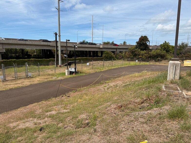 Pearl City Industrial Portfolio portfolio of 3 properties for sale on LoopNet.ca - Building Photo - Image 3 of 13