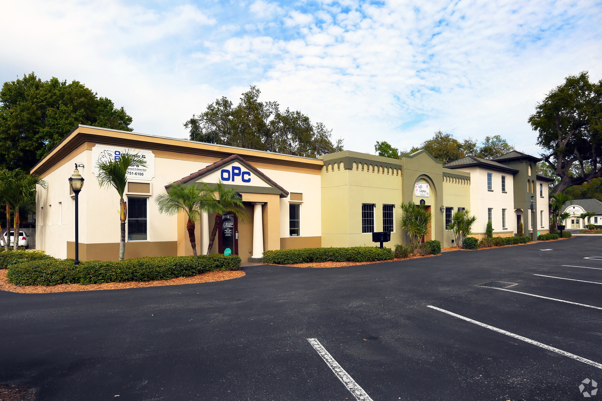 2001 Manatee Ave E, Bradenton, FL for lease Primary Photo- Image 1 of 9