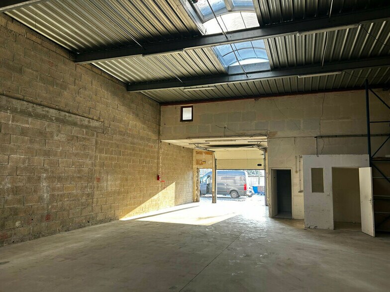 22 Bis Rue Des Malines, Lisses for lease - Building Photo - Image 3 of 9
