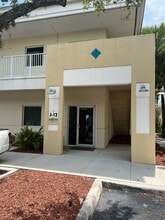 2753 Vista Pky, West Palm Beach, FL à louer Photo intérieure- Image 2 de 11