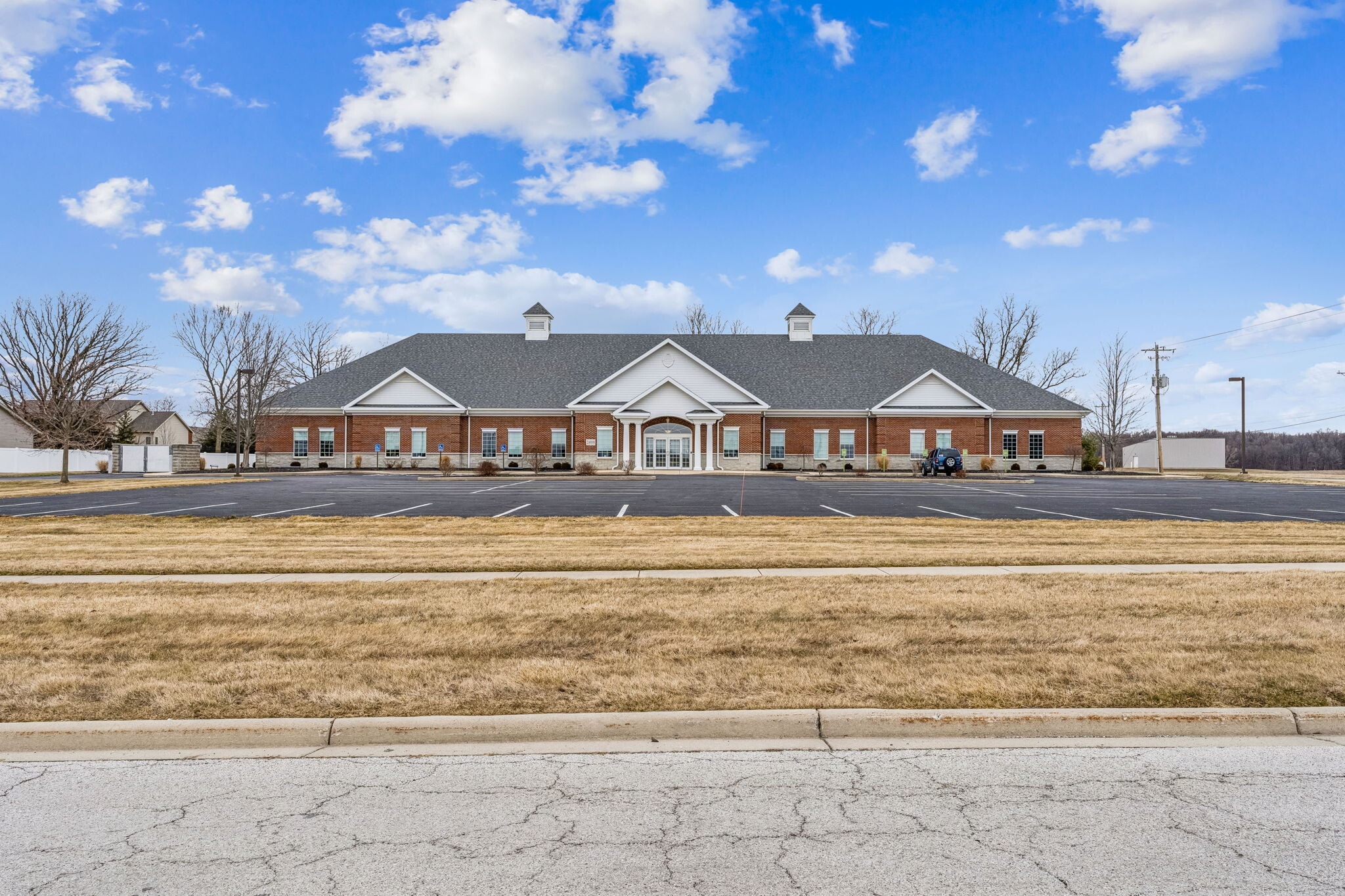 2498 Bluestone Dr, Findlay, OH for lease Building Photo- Image 1 of 15